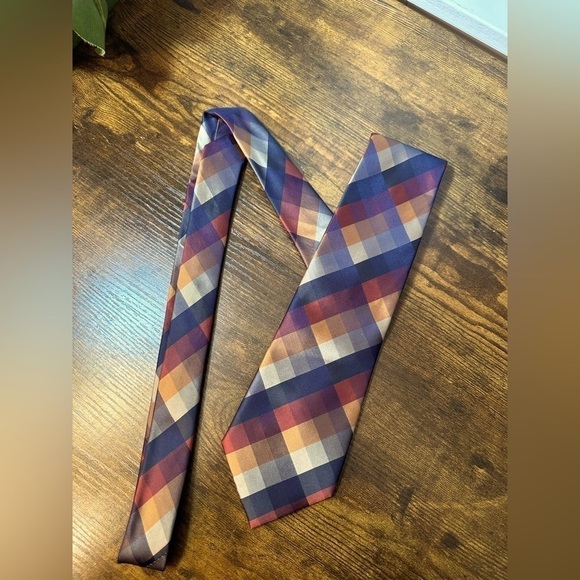 Croft & Barrow Geometric Multi-color Silk Tie - Picture 2 of 7
